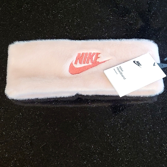 Nike Accessories - Nike Fuzzy Headband